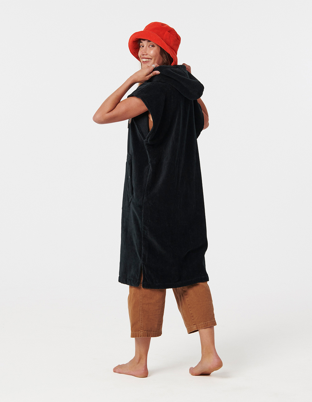 SLOWTIDE The Digs Poncho - BLACK