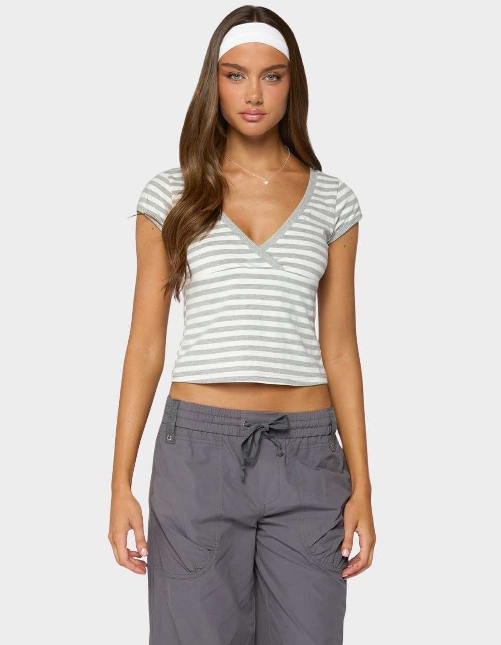 EDIKTED Laia Striped V-Neck Tee