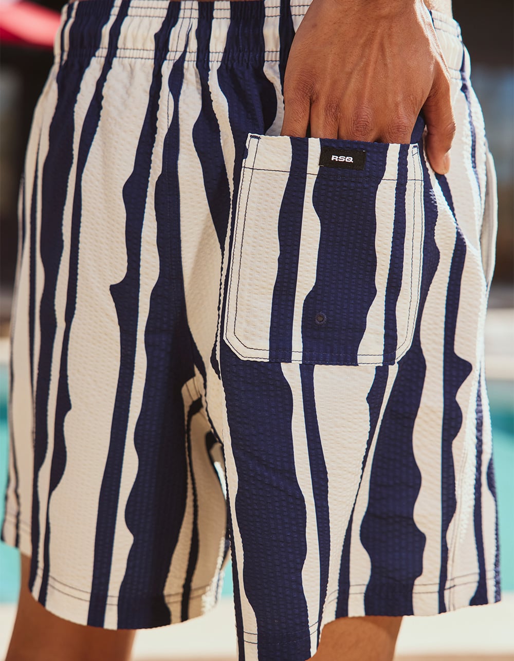 RSQ Mens Seersucker 6.5" Swim Trunks - WHT/NVY