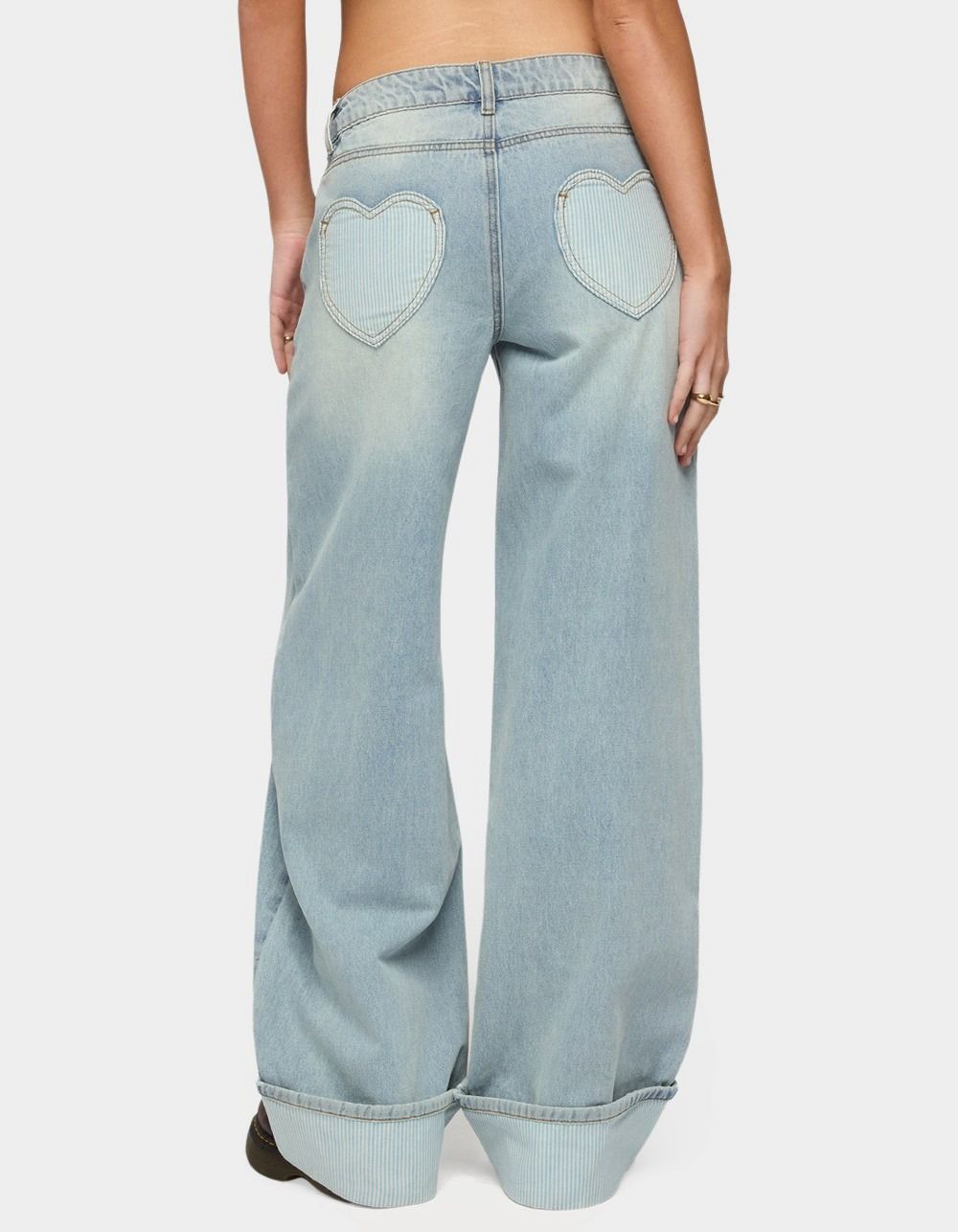 EDIKTED Contrast Heart Low Rise Baggy Jeans - LIGHT BLUE