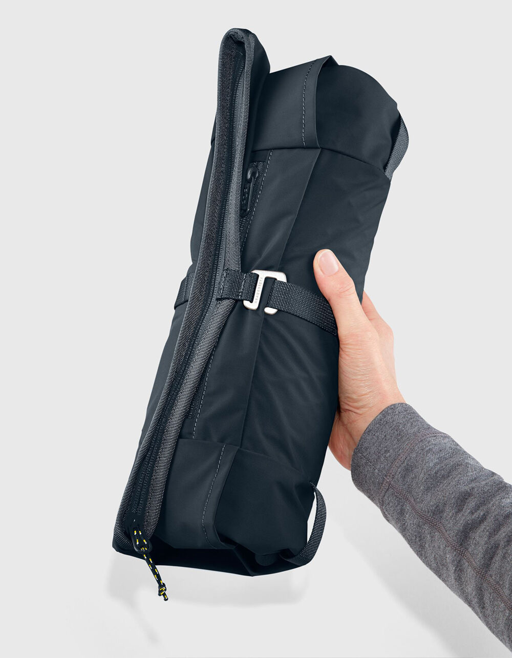 FJALLRAVEN High Coast Foldsack 24 Backpack NAVY Tillys