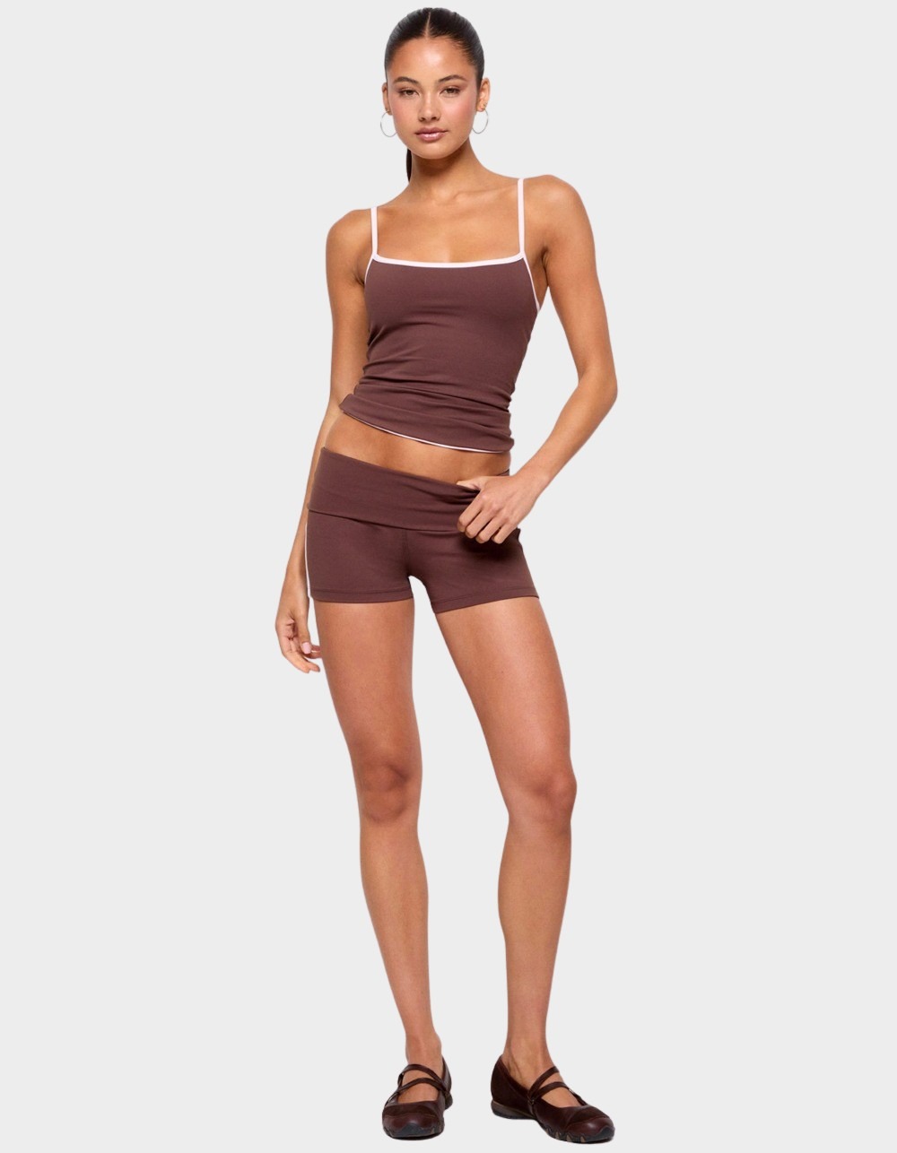 EDIKTED Ambar Contrast Stripe Shorts