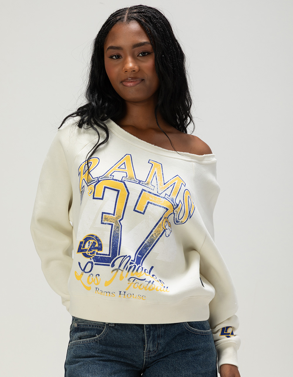 The WILD COLLECTIVE Los Angeles Rams Womens Off Shoulder Sweatshirt - CREAM