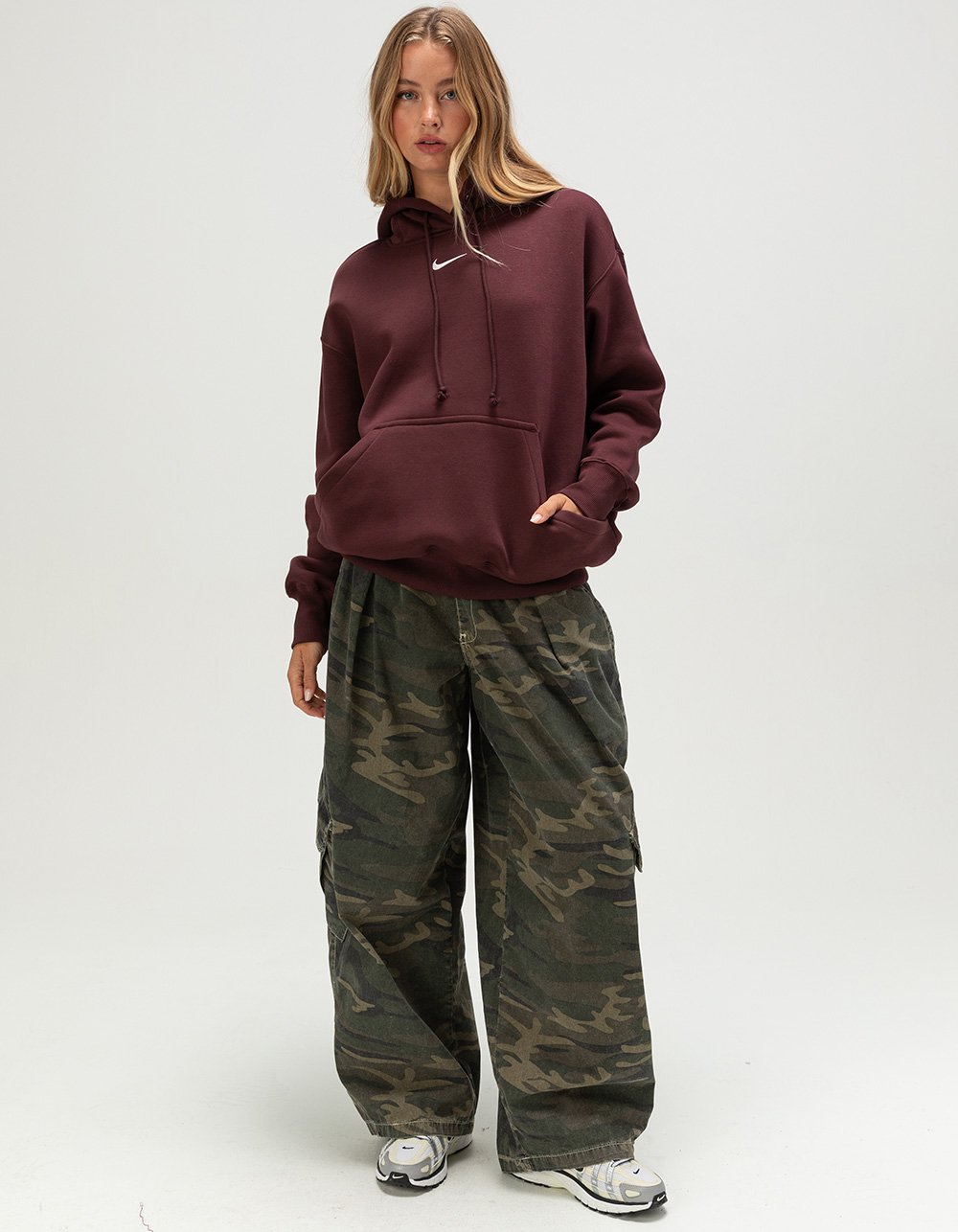 NIKE Sportswear Phoenix Fleece Womens Oversized Hoodie - BURGUNDY