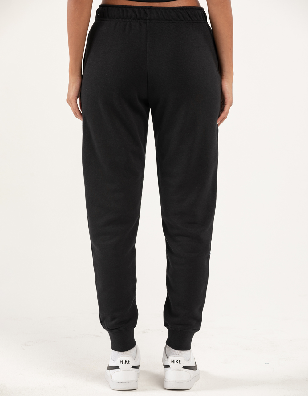 Nike Women's Sportswear Essential Fleece Pants (L, Black) : :  Clothing & Accessories