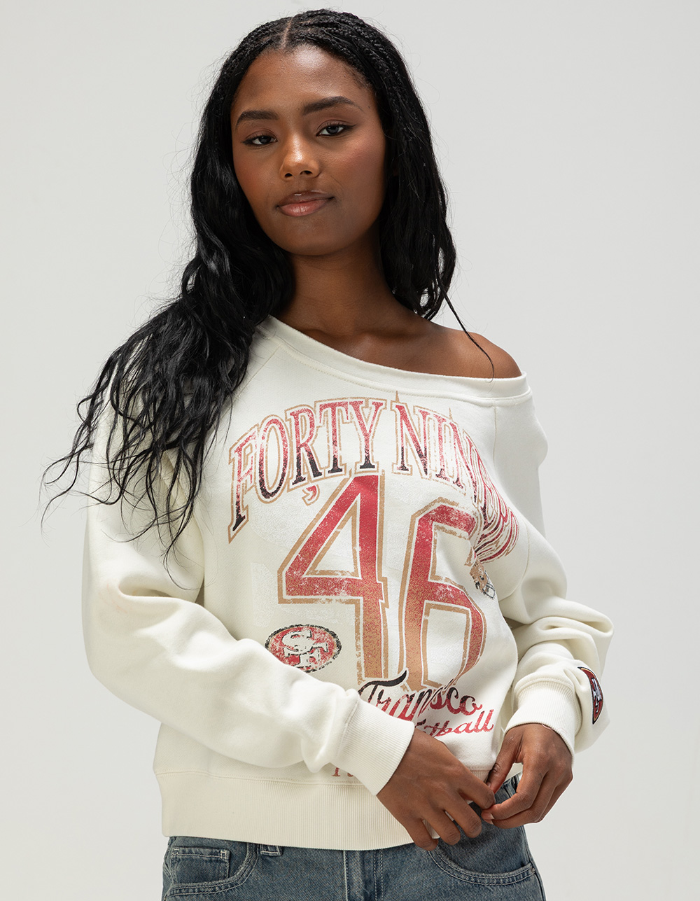 The WILD COLLECTIVE San Francisco 49ers Womens Off Shoulder Sweatshirt - CREAM