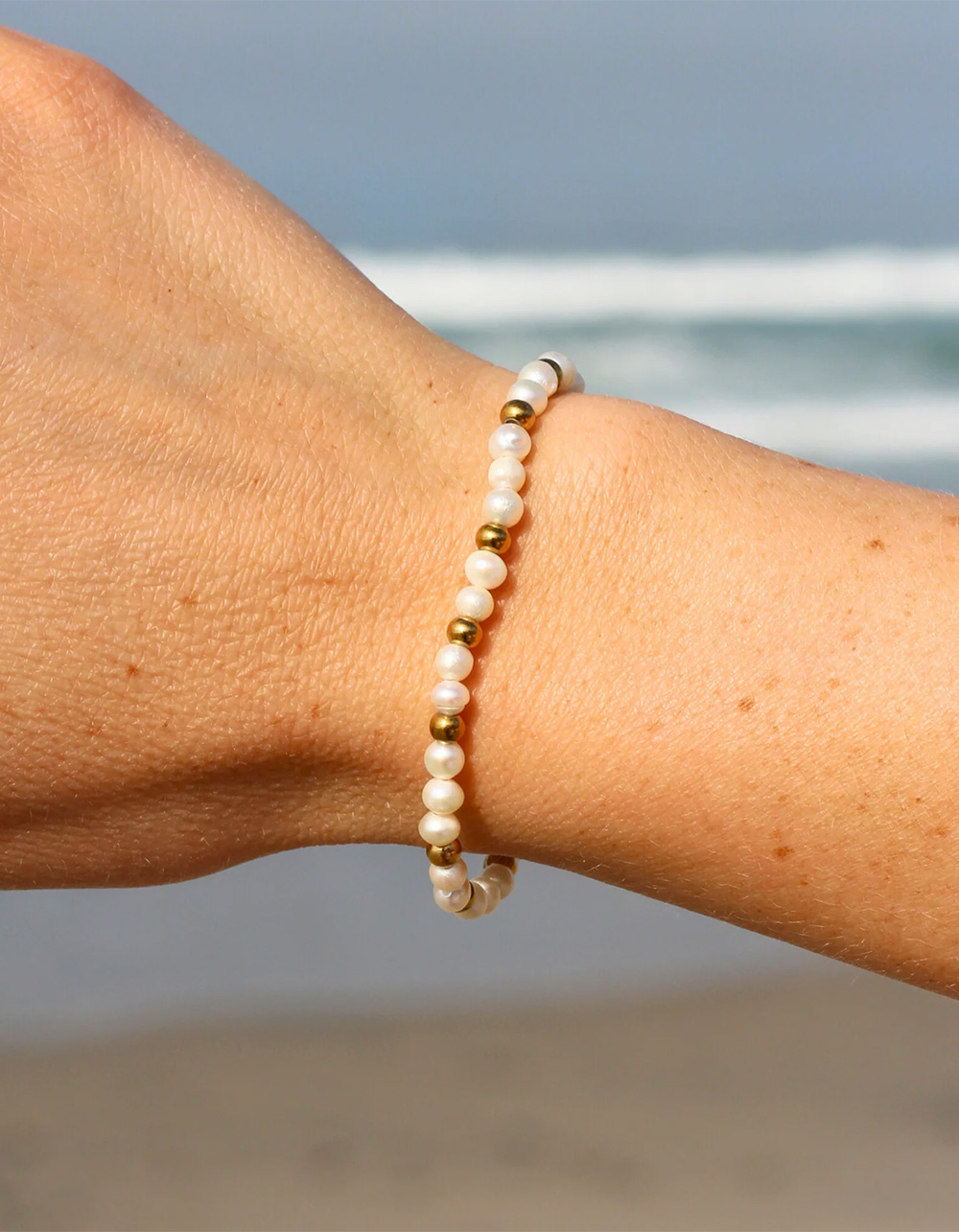 MAUKA Gold & Pearl Beaded Bracelet - WHITE