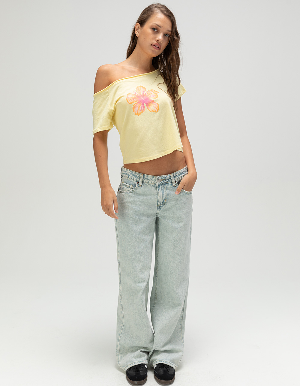 RSQ Womens Hibiscus Off The Shoulder Tee - YELLOW