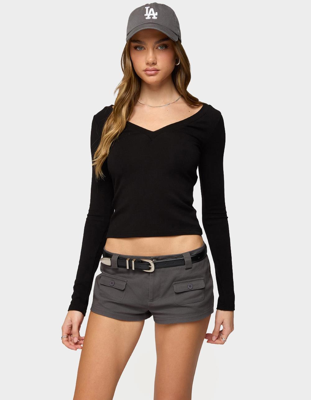 EDIKTED Larna V-Neck Ribbed Tee - BLACK