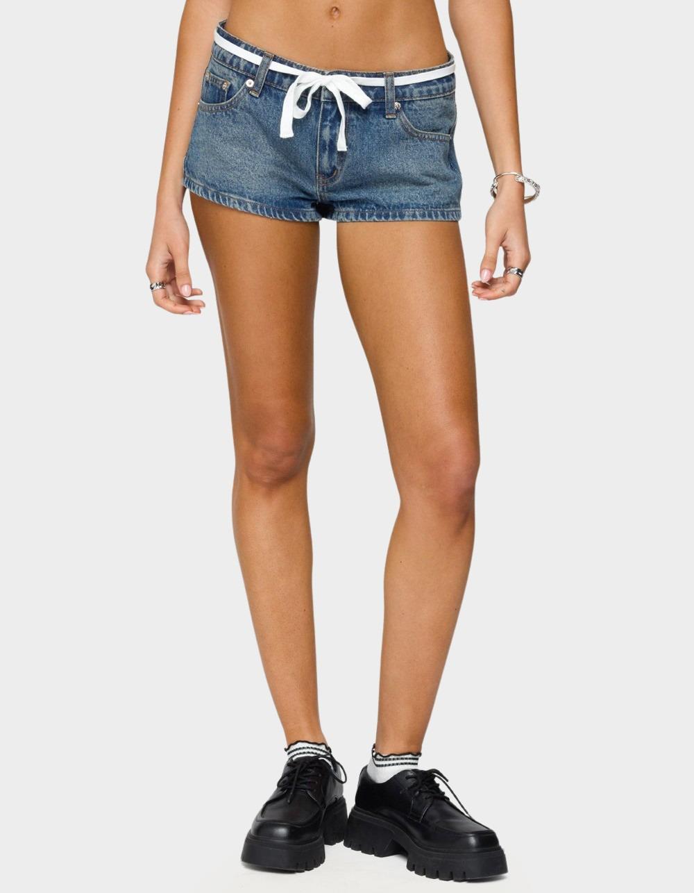 EDIKTED Olesia Tie Belt Denim Shorts - LIGHT BLUE