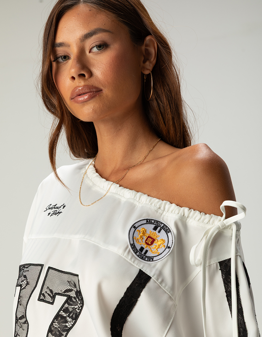 AELFRIC EDEN Lace Patchwork Womens Oversized Off The Shoulder Jersey - WHITE