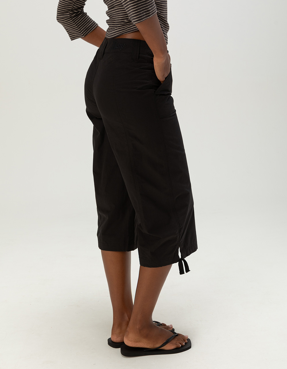 RUSTY Cameron Womens Low Rise Relaxed Capri Pants - BLACK