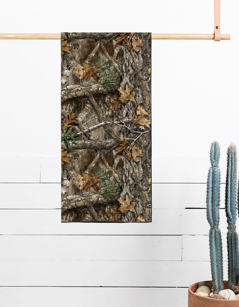 SLOWTIDE Realtree Performance Quick-Dry Travel Towel - CAMO