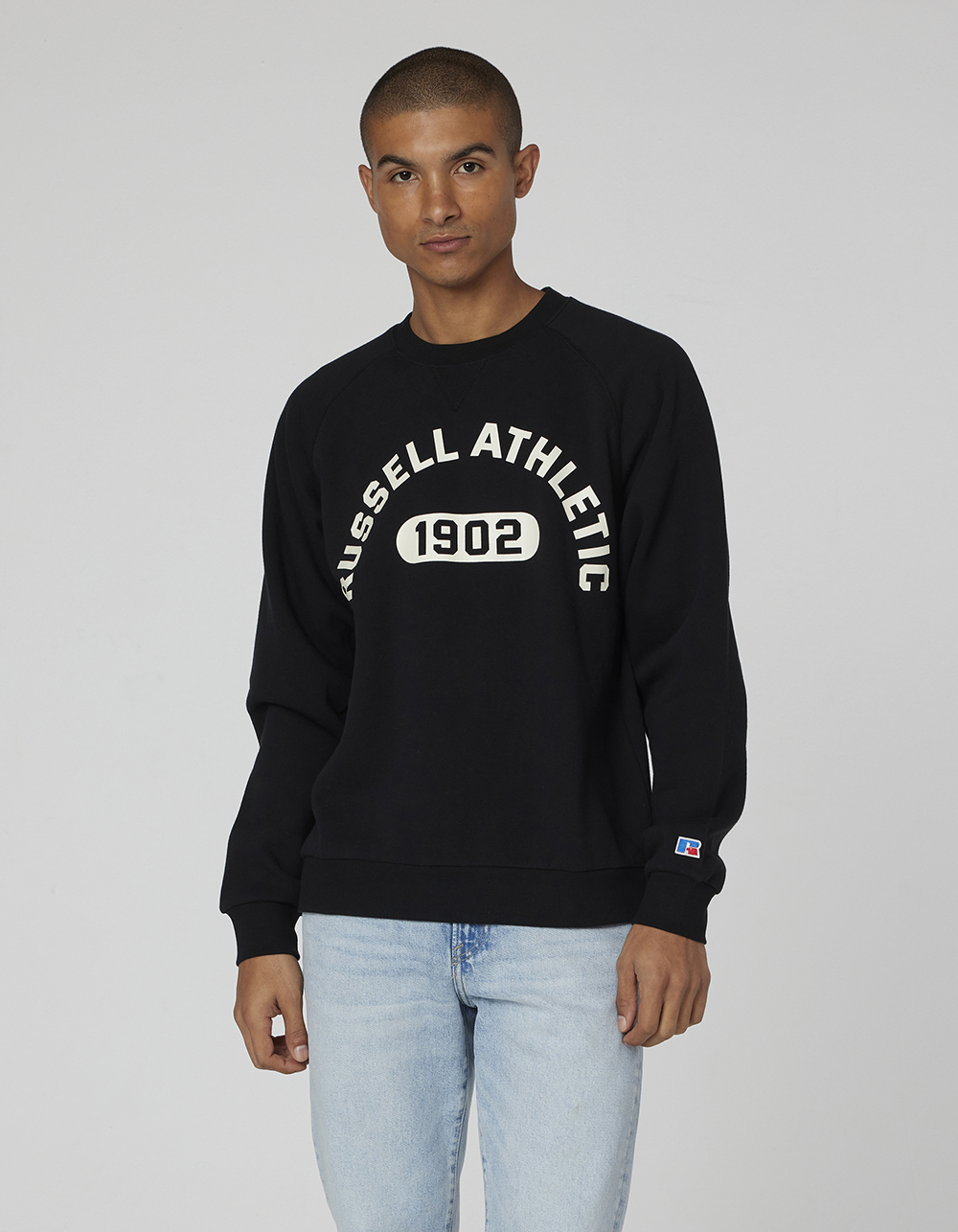 RUSSELL ATHLETIC Arch Over Straight Raglan Unisex Crewneck Sweatshirt -  BLACK | Tillys