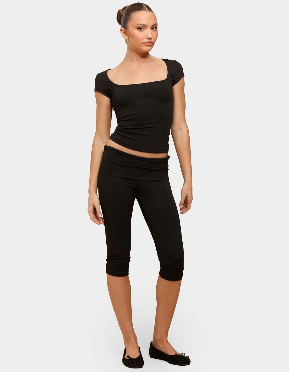 EDIKTED Ravena Foldover Capri Leggings - BLACK