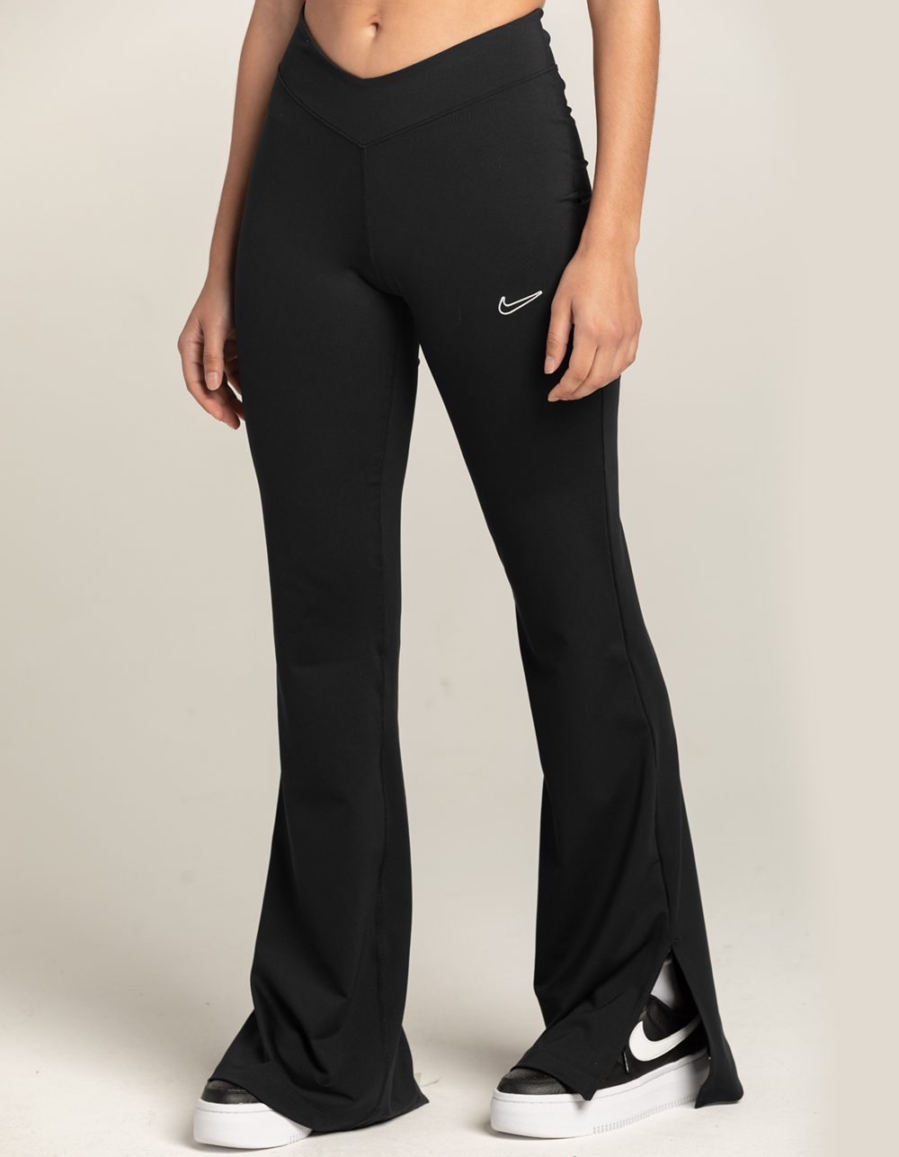 erosion diagram mental NIKE Sportswear Team Nike Womens Mid-Rise Leggings - BLACK | Tillys