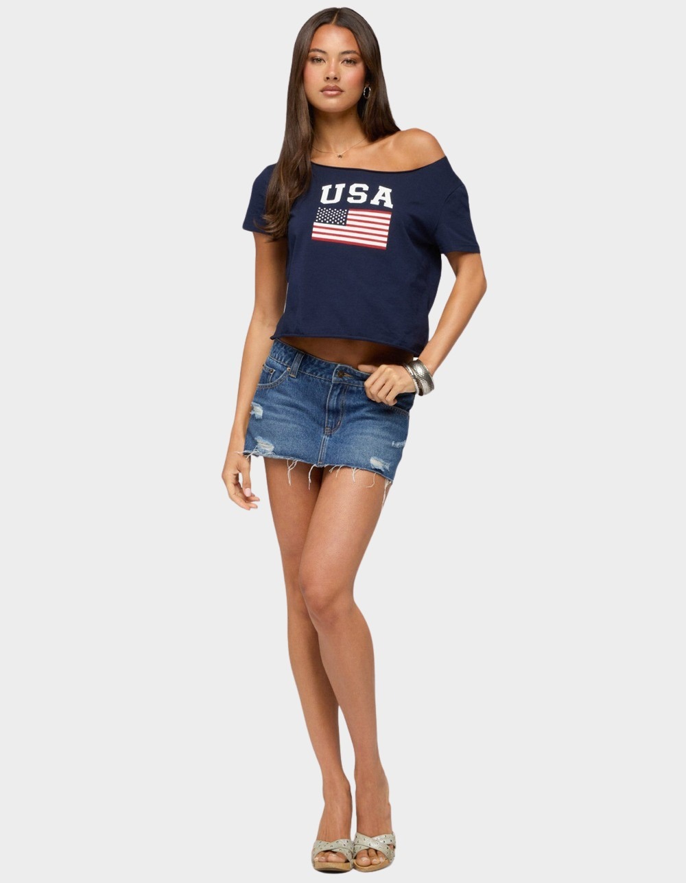 EDIKTED USA Babe Off Shoulder Tee