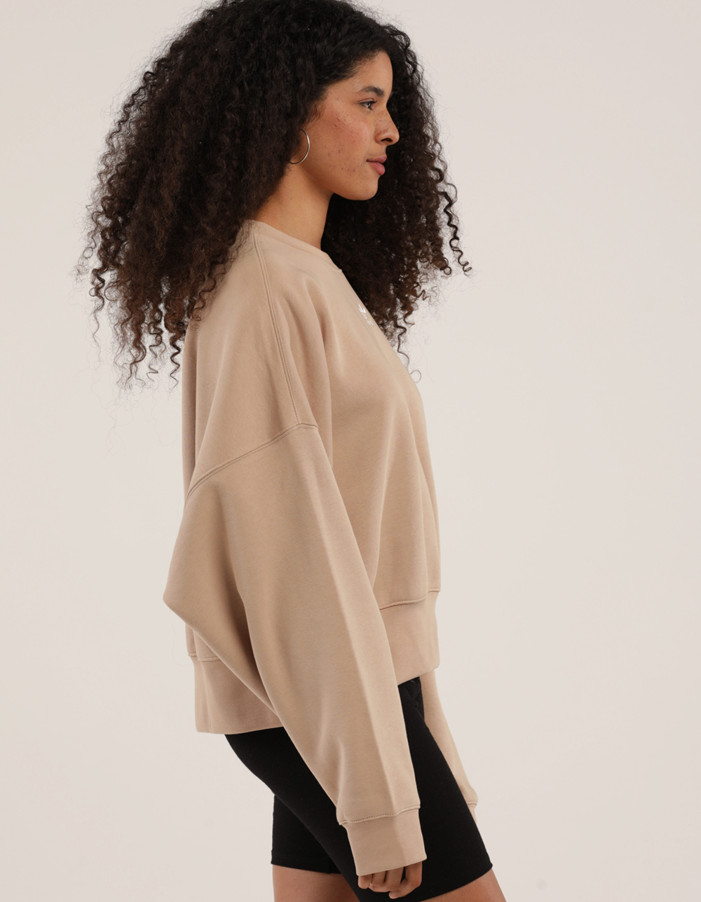 womens oversized crewneck sweatshirt