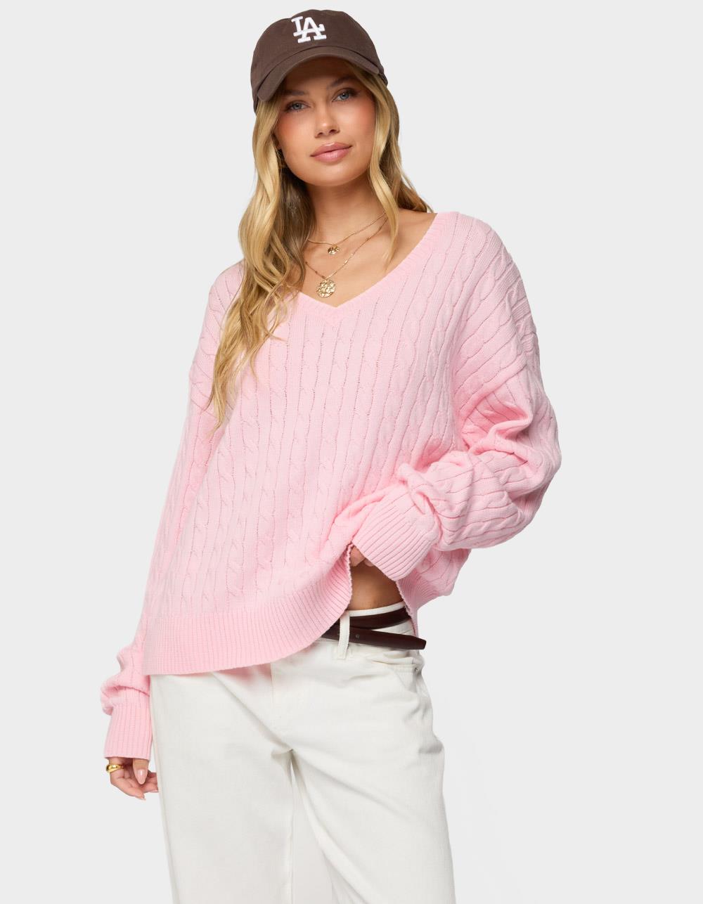 EDIKTED Polly V-Neck Cable Knit Sweater - LIGHT PINK