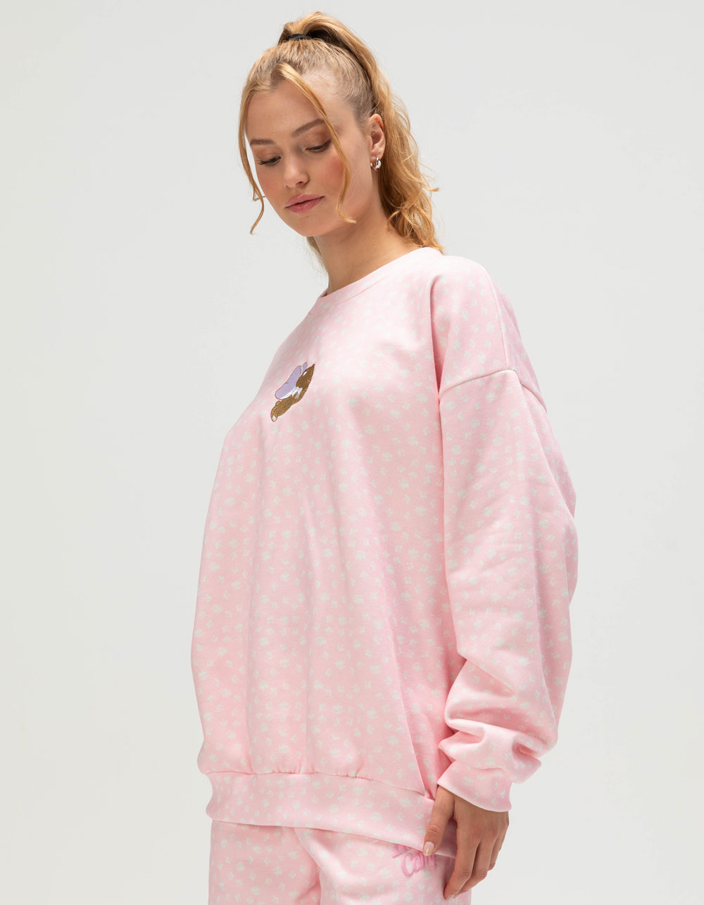 HAPPY CAMP3R Angel Bear Womens Crewneck Sweatshirt - BABY PINK