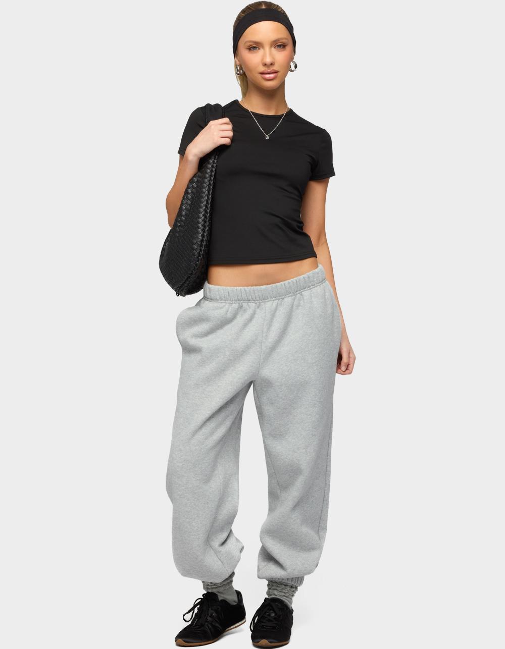 EDIKTED Petite Clark Oversized Sweatpants