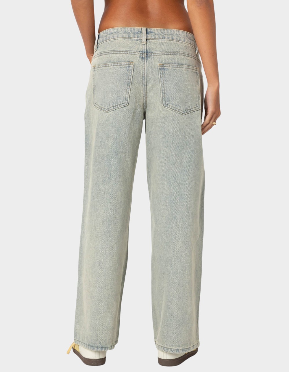 EDIKTED Petite Magda Low Rise Acid Wash Jeans - BLUE