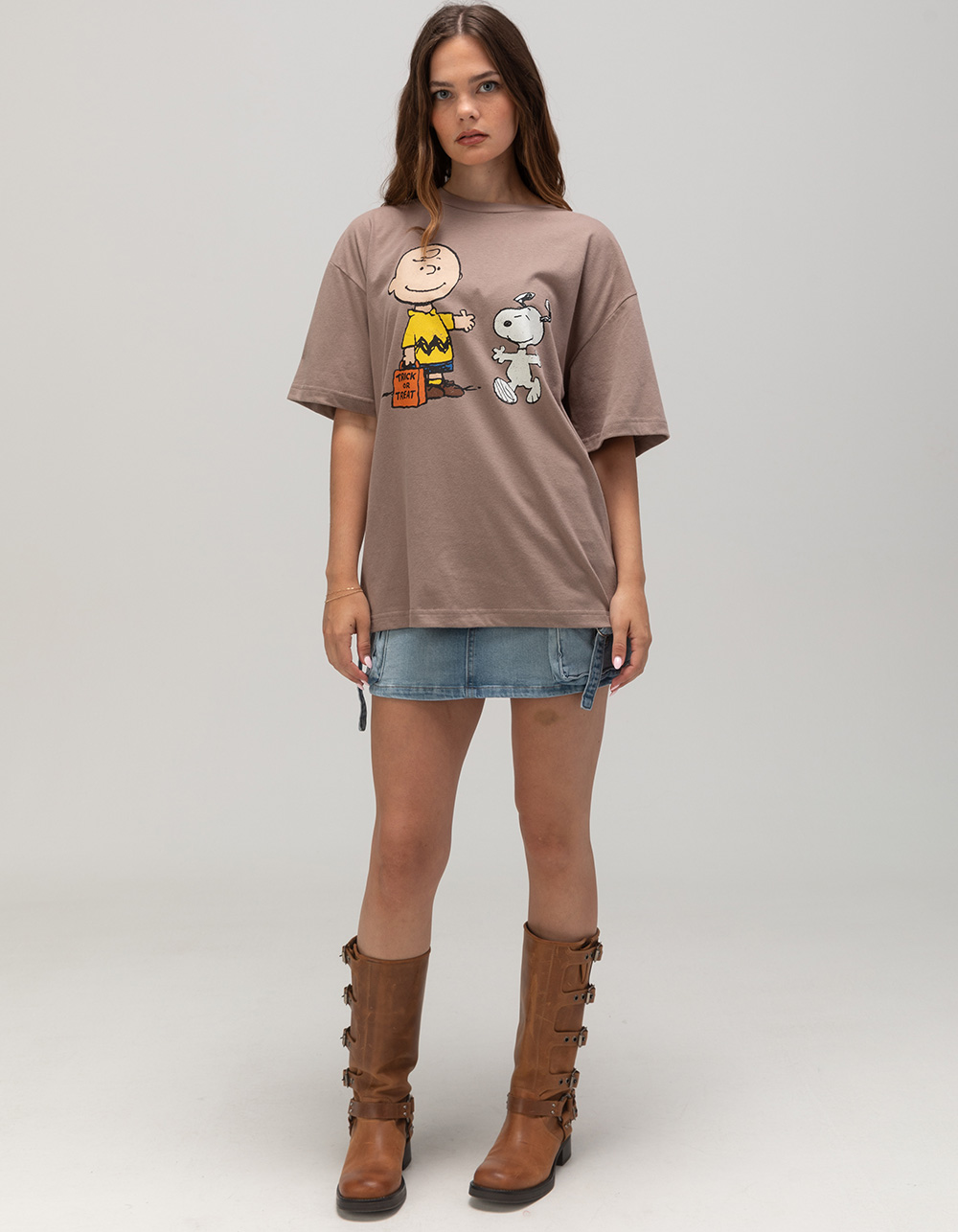 RSQ x Peanuts Trick Or Treat Mens Oversized Tee - TAUPE