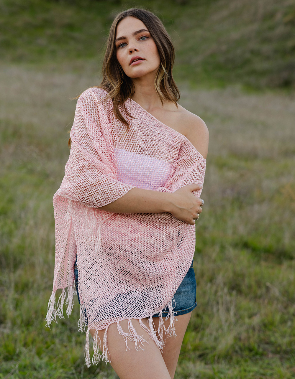 FULL TILT Womens Off The Shoulder Sequin Poncho - PINK