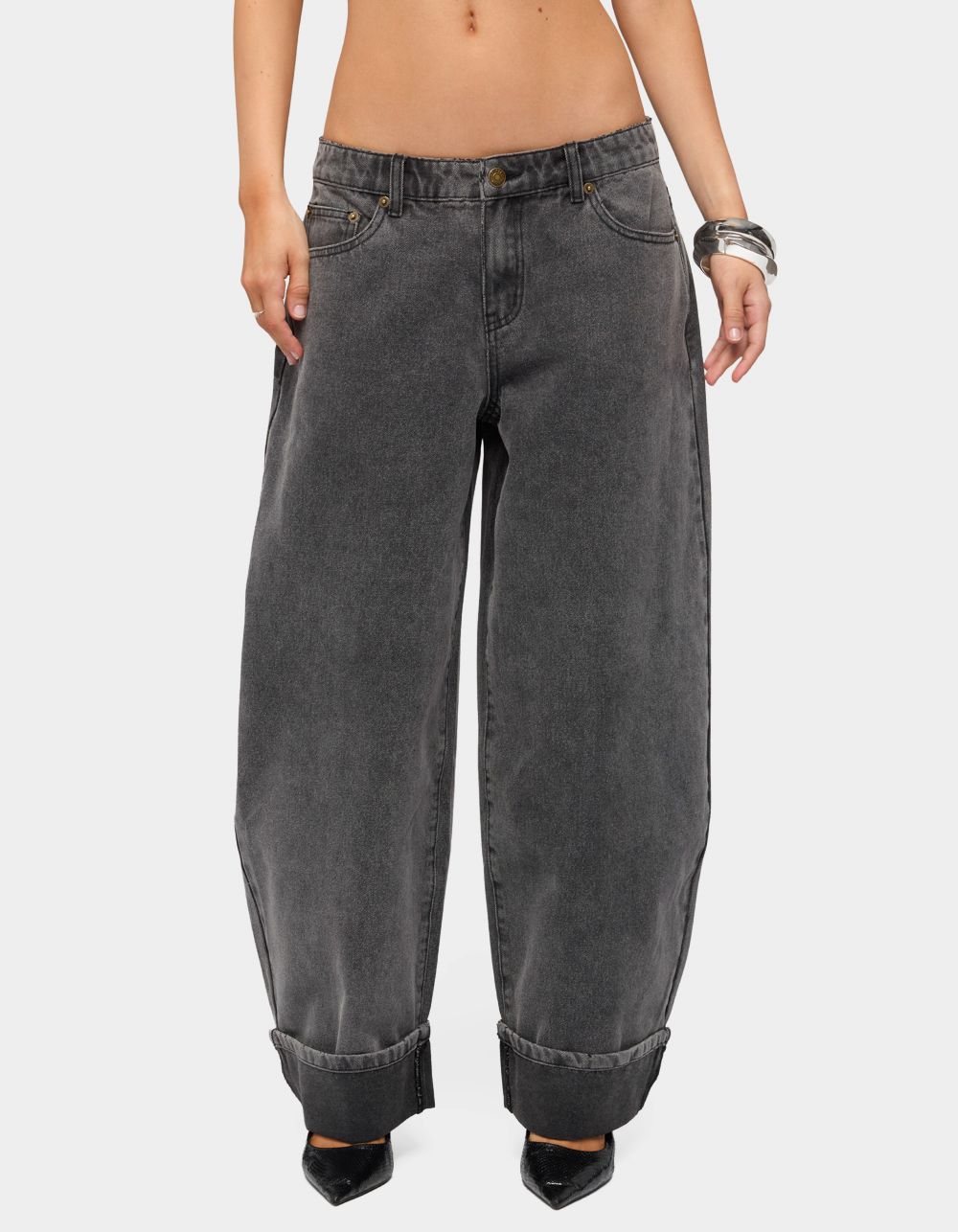 EDIKTED Petite Kella Low Rise Baggy Jeans - BLACK