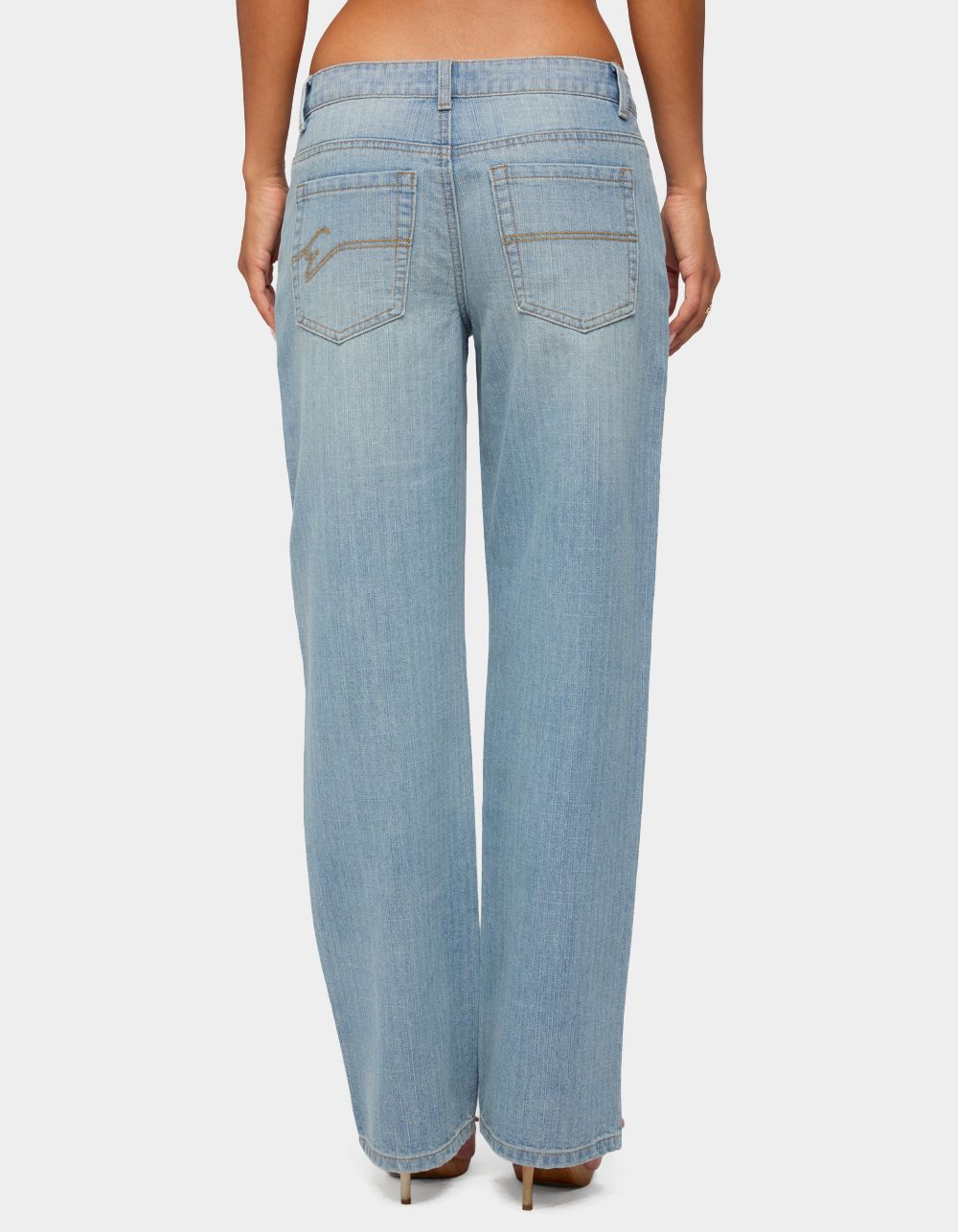 EDIKTED Cresida Low Rise Straight Leg Jeans - LIGHT BLUE