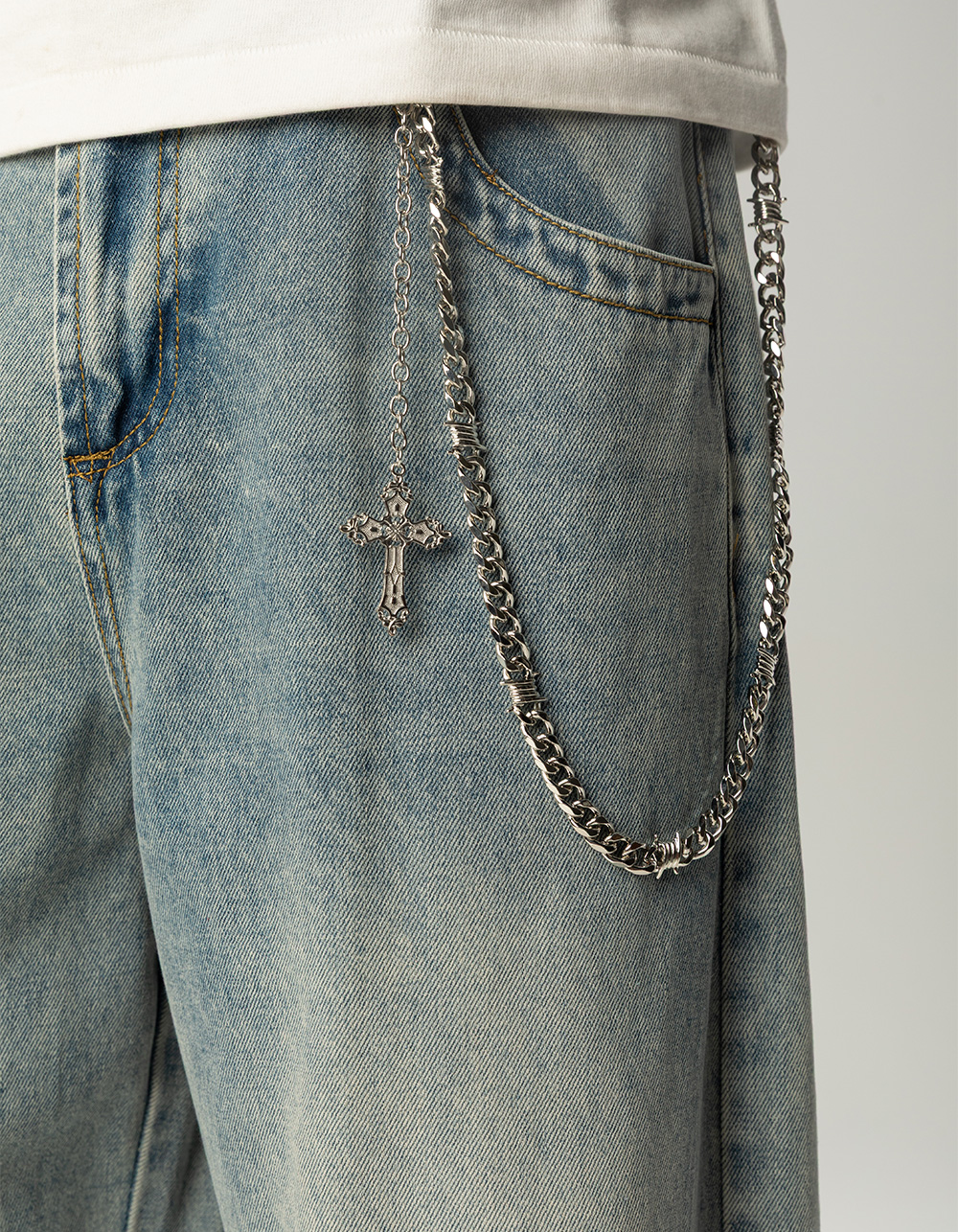 RSQ Cross Barbed Wire Wallet Chain - SILVER