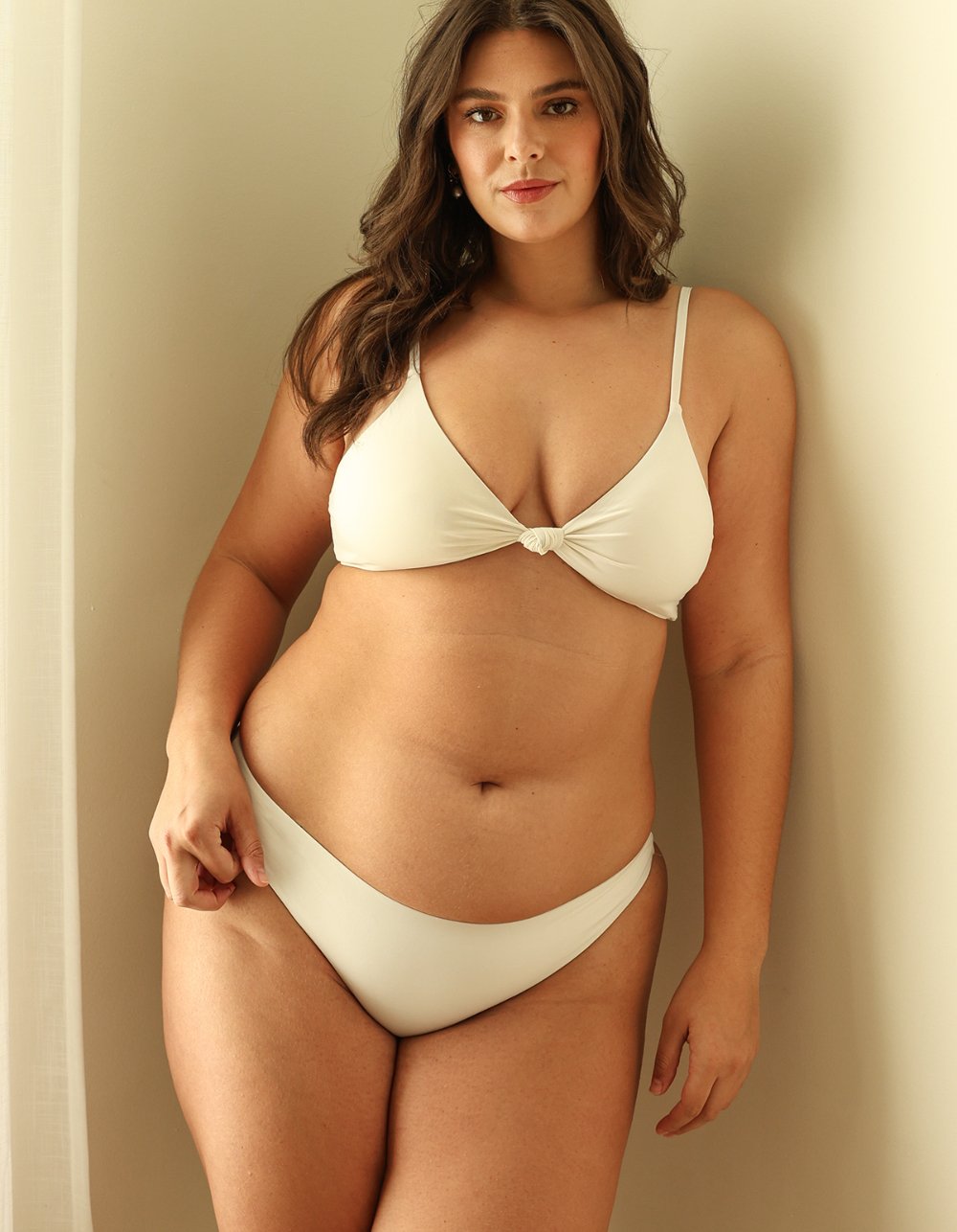 DIPPIN' DAISY'S Zen Knotted Triangle Bikini Top - WHITE