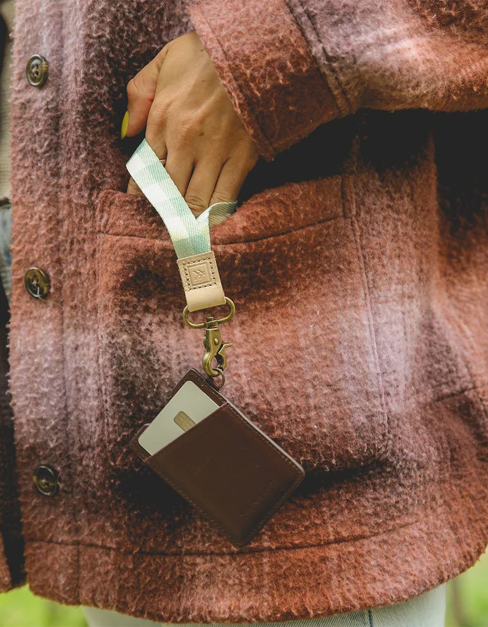 THREAD Chocolate Vertical Leather Wallet - CHOCOLATE