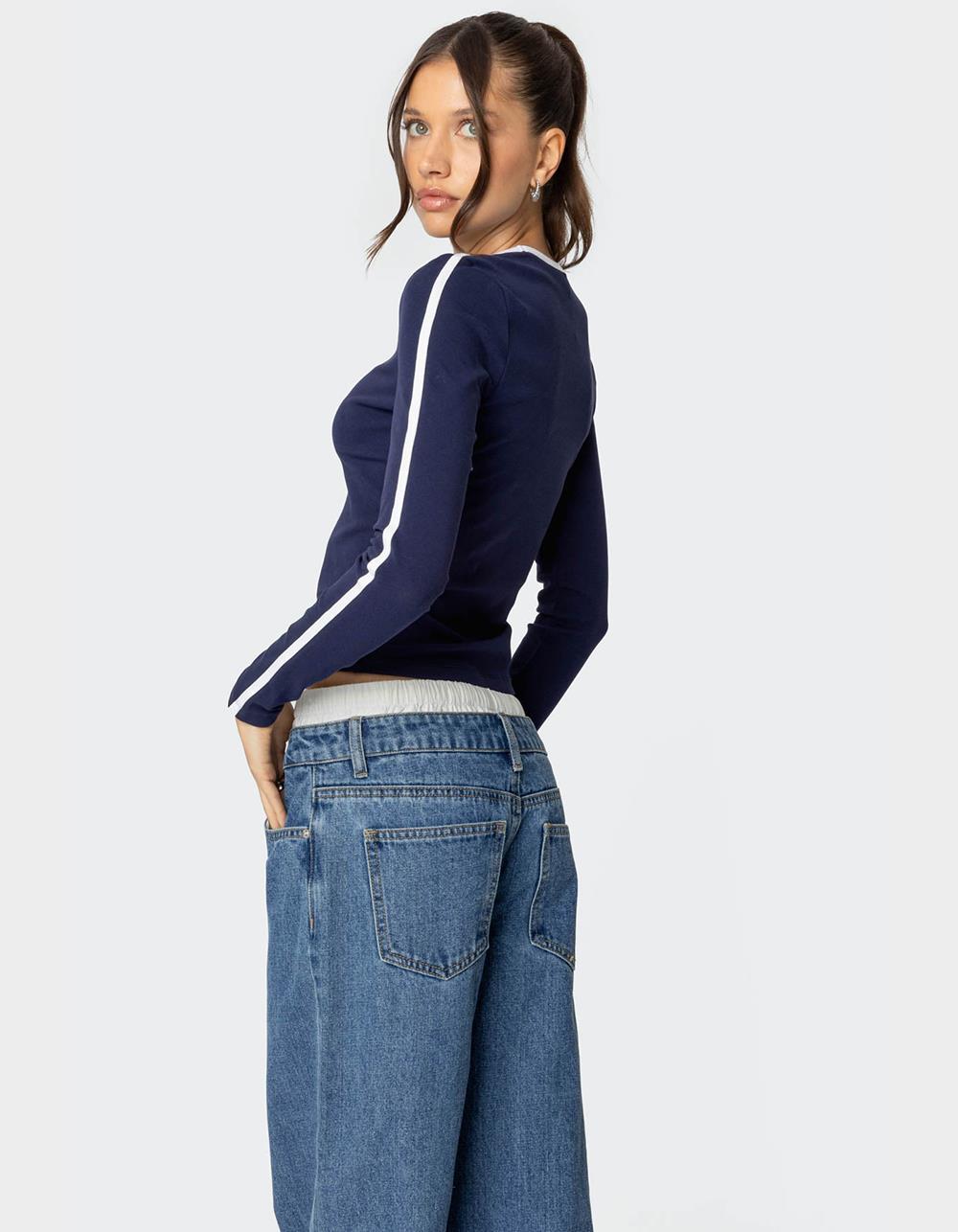 EDIKTED Contrast V-Neck Long Sleeve Tee