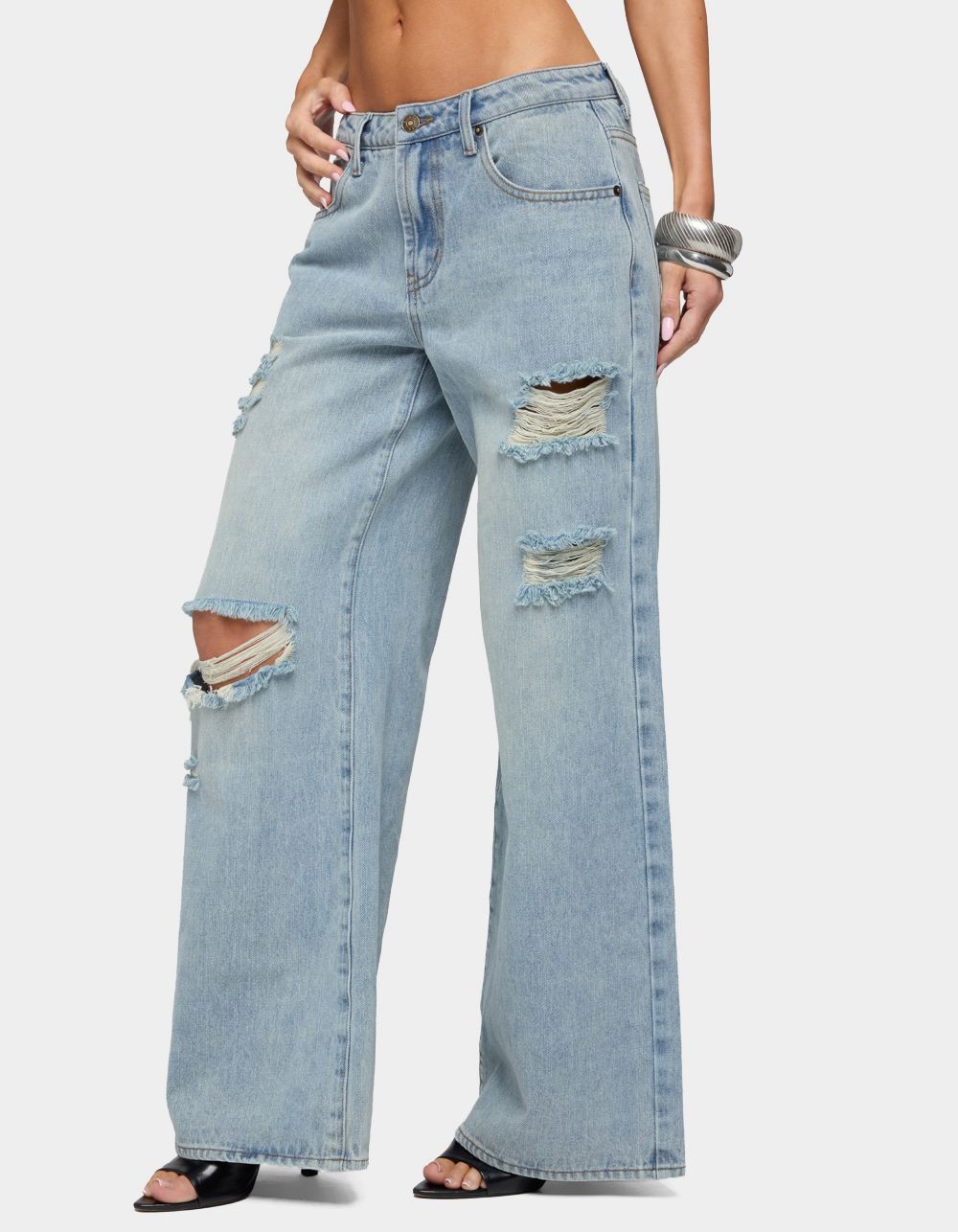 EDIKTED Ellah Distressed Low Rise Baggy Jeans - LIGHT BLUE