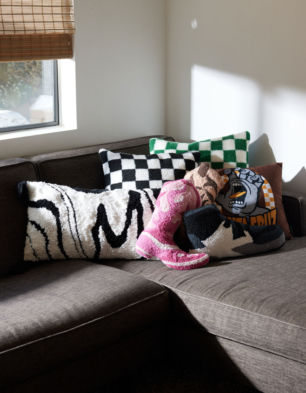 Sneaker Pillow - BLK/WHT
