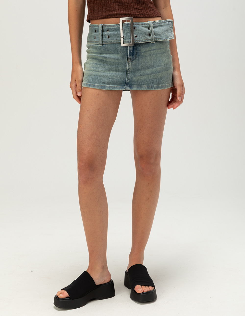 WEST OF MELROSE Womens Belted Micro Skort - MEDIUM WASH