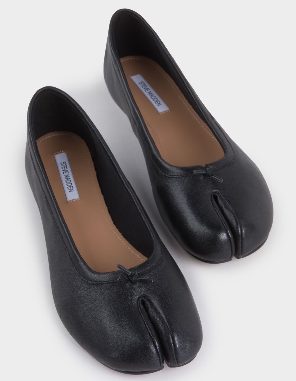 STEVE MADDEN Calico Tabi Womens Split Toe Ballet Flats - BLACK