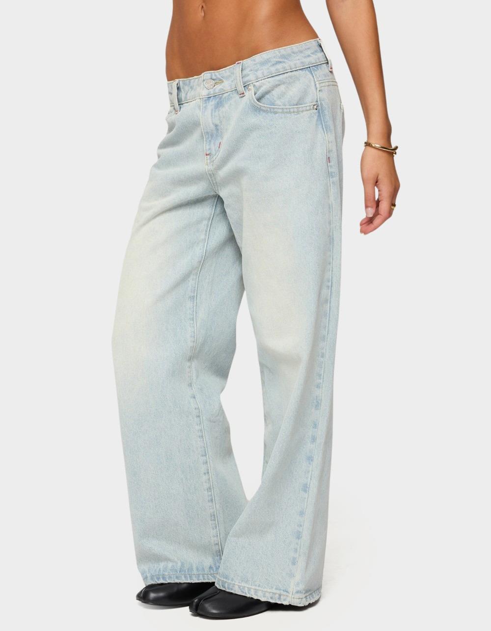 EDIKTED Petite Ace Relaxed Jeans