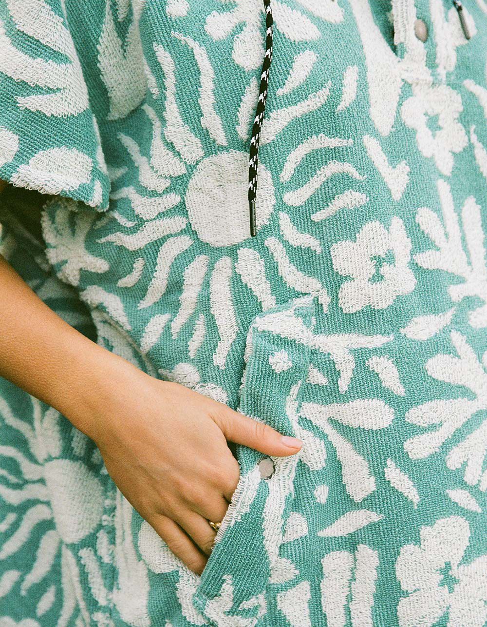 SLOWTIDE Sunny Extra-Warm Poncho - LIGHT BLUE