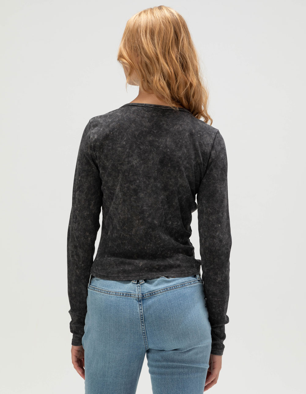 RSQ Womens WASHED Notch Long Sleeve Top - BLACK