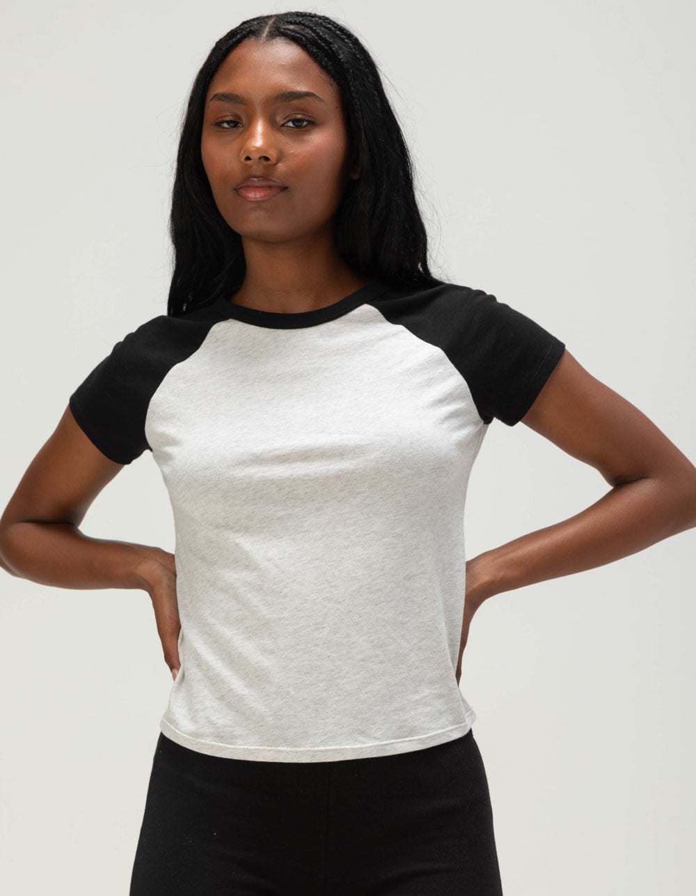 TILLYS Womens Solid Raglan Tee - HTHR BLK