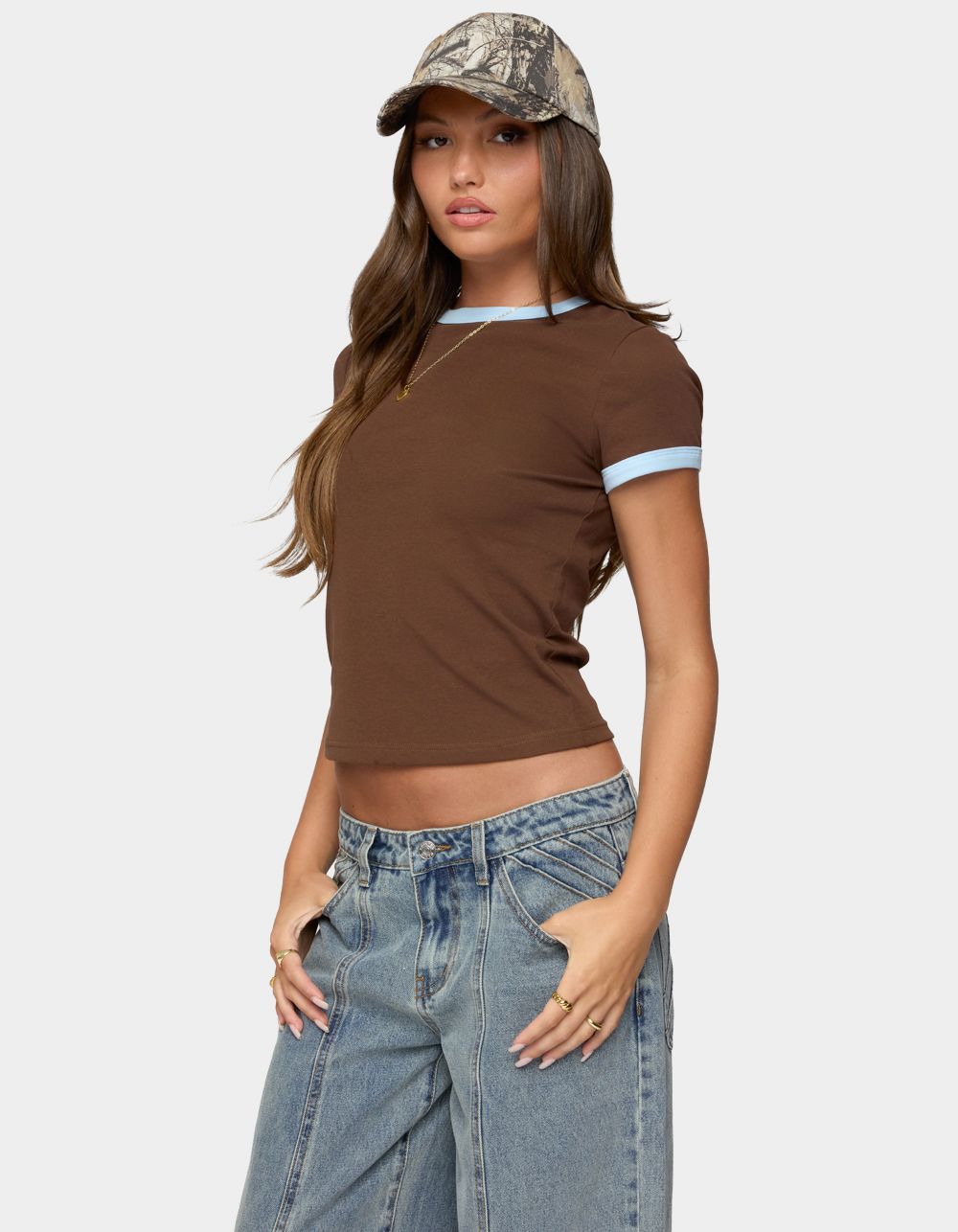 EDIKTED Zeke Contrast Tee - BROWN