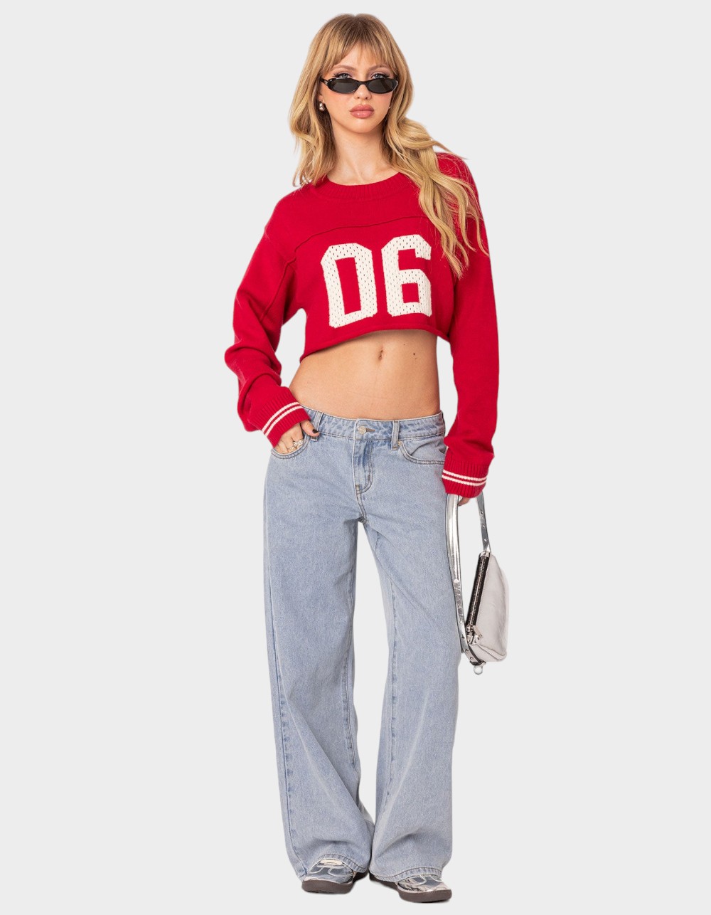 EDIKTED Petite Raelynn Washed Low Rise Jeans - LIGHT BLUE
