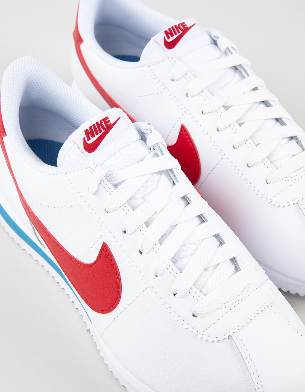 NIKE Cortez Womens Shoes - WHITE/VARSITY