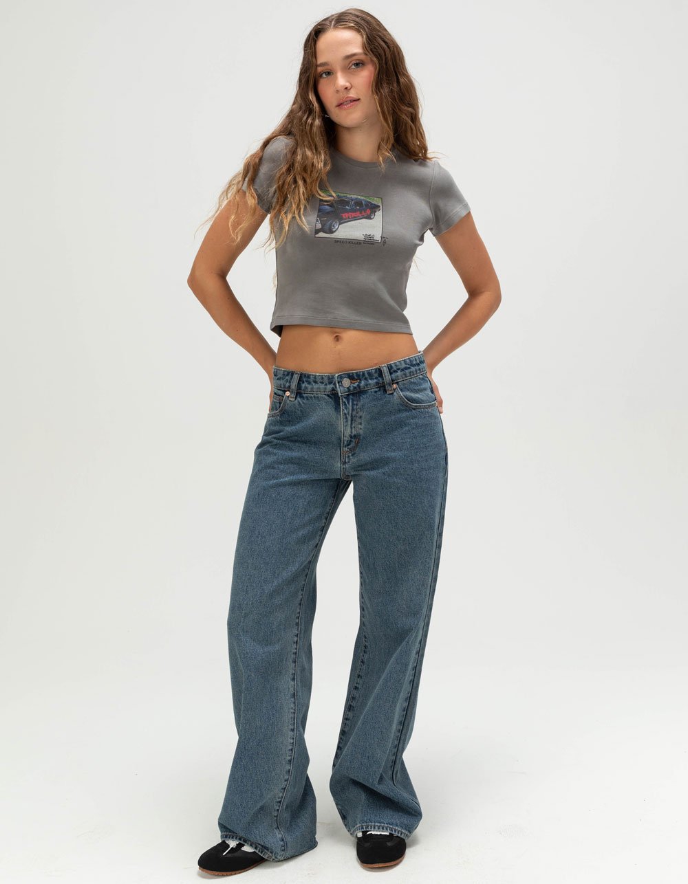 THRILLS Die Fig Womens Baby Tee - GUNMETAL