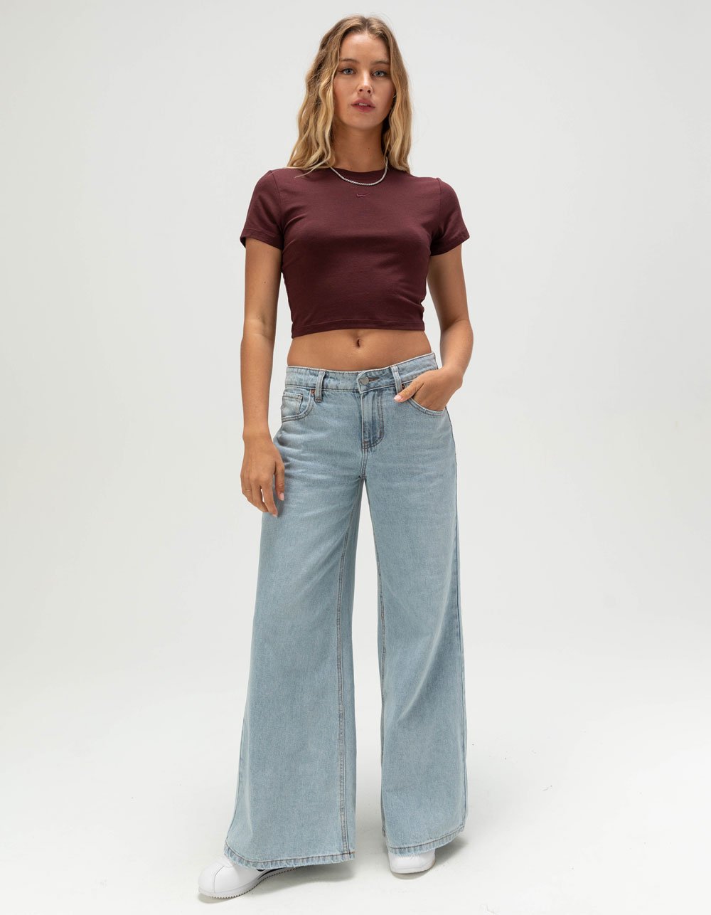 NIKE Sportswear Chill Knit Womens Crop Tee - BURGUNDY