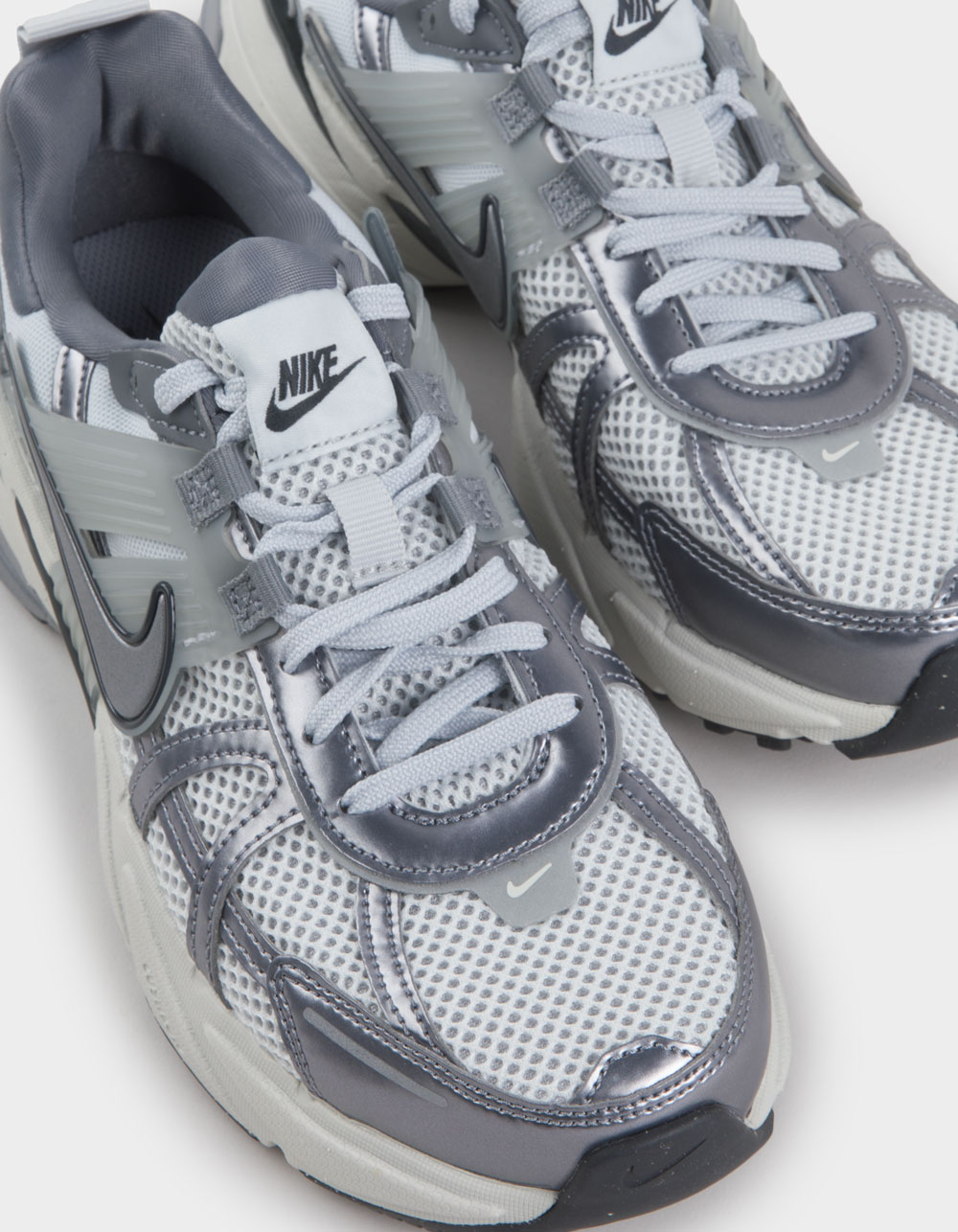 NIKE V2K Womens Running Shoes - WHT/SILVER