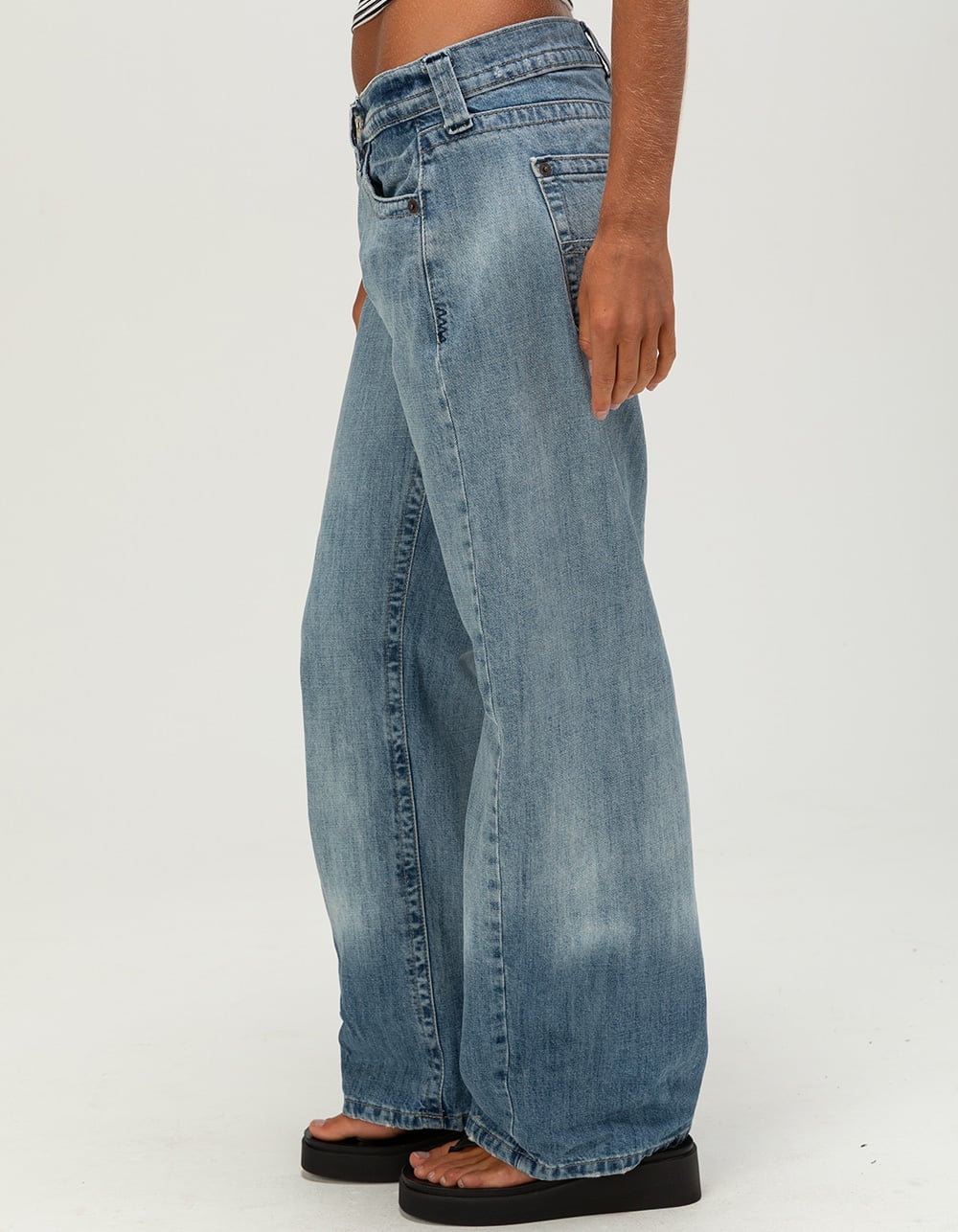 BDG Urban Outfitters Kayla Womens Low Rise Slouchy Boyfriend Jeans - LIGHT WASH