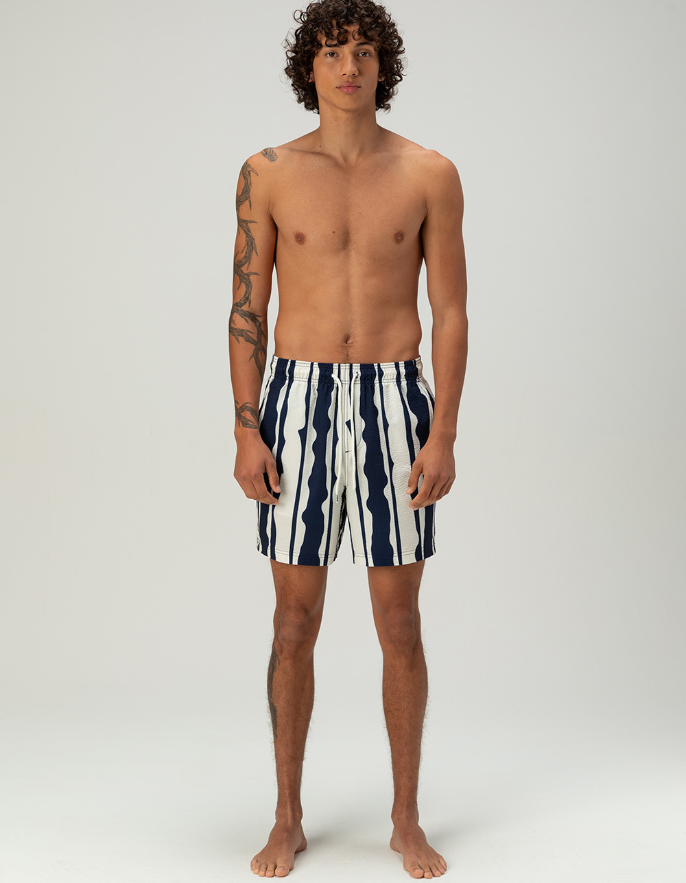RSQ Mens Seersucker 6.5" Swim Trunks - WHT/NVY